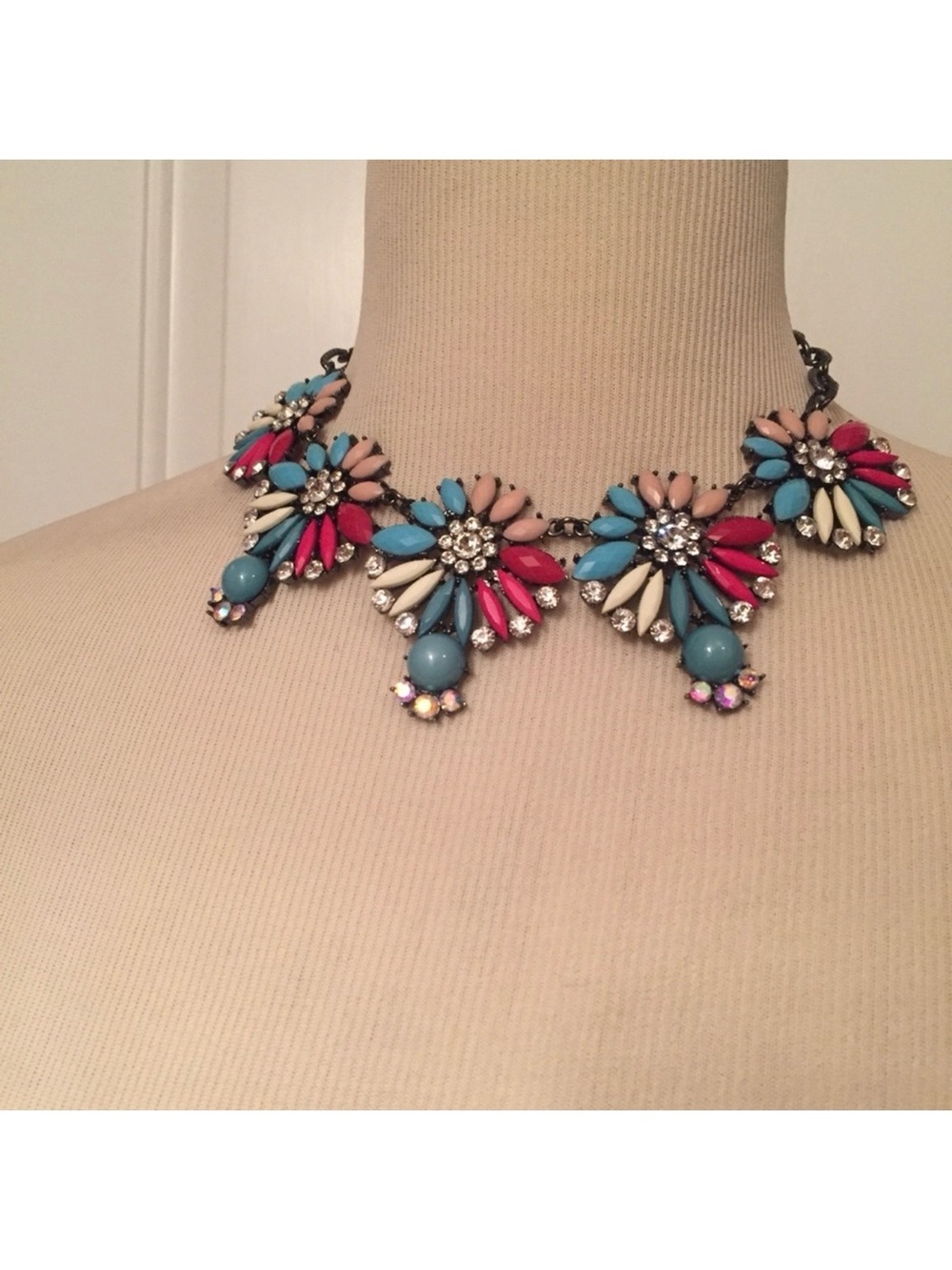 AMRITA SINGH NECKLACE CHOKER STATEMENT BLUE PINK WHITE RHINESTONES FLORAL 14”